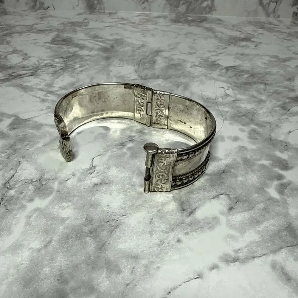 Antique Silver Hinged Bangle Bracelet